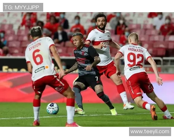 足总杯激战切尔西与本菲卡互交白卷帽子戏法引发争议判罚热议