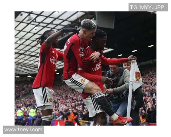 欧联杯惊天逆转利物浦2-1战胜曼联引发全场狂欢