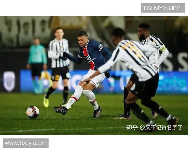 友谊赛精彩对决里昂与巴黎圣日耳曼战成平局全场沸腾