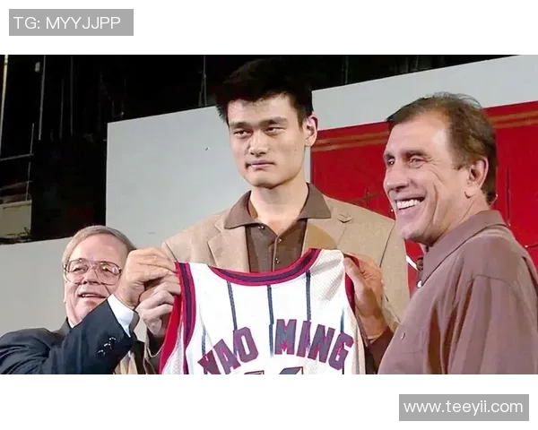 姚明传奇：从篮球场上的巨人到体育文化的全球象征