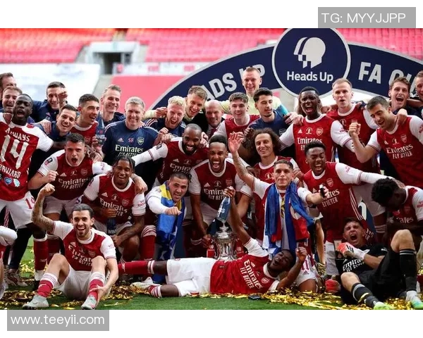 欧冠历史冷门阿森纳大胜曼联6比2乌龙球瞬间点燃全场激情