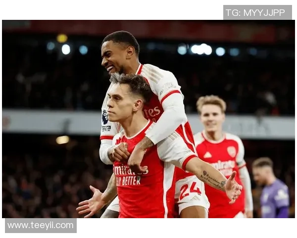 尤文图斯大胜阿森纳6-2赛场瞬间引发热烈讨论与焦点分析 尤文图斯大胜阿森纳6-2赛场瞬间引发热烈讨论与焦点分析