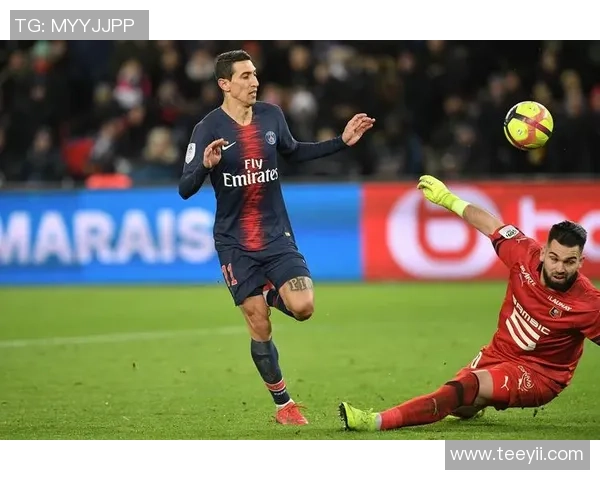 中超激战曼联与巴黎圣日耳曼战成平局补时进球引发全场狂欢 中超激战曼联与巴黎圣日耳曼战成平局补时进球引发全场狂欢